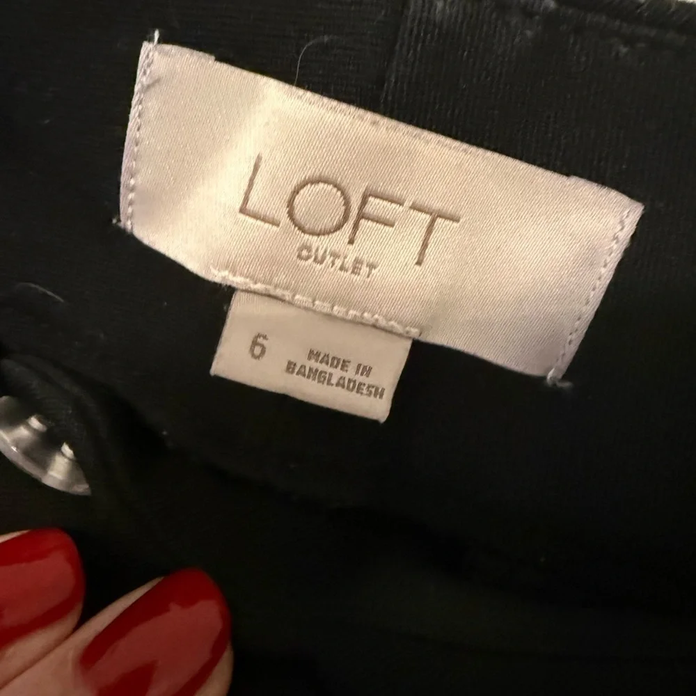 Loft Outlet | Black Curvy Dress Trouser Pants | Size 6 - Picture 6 of 8